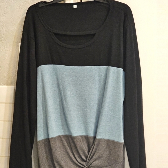 Amazon Tunic with Cut out Neckline & Twist Knot Black, Blue & Gray. 2XL EUC - Picture 1 of 9